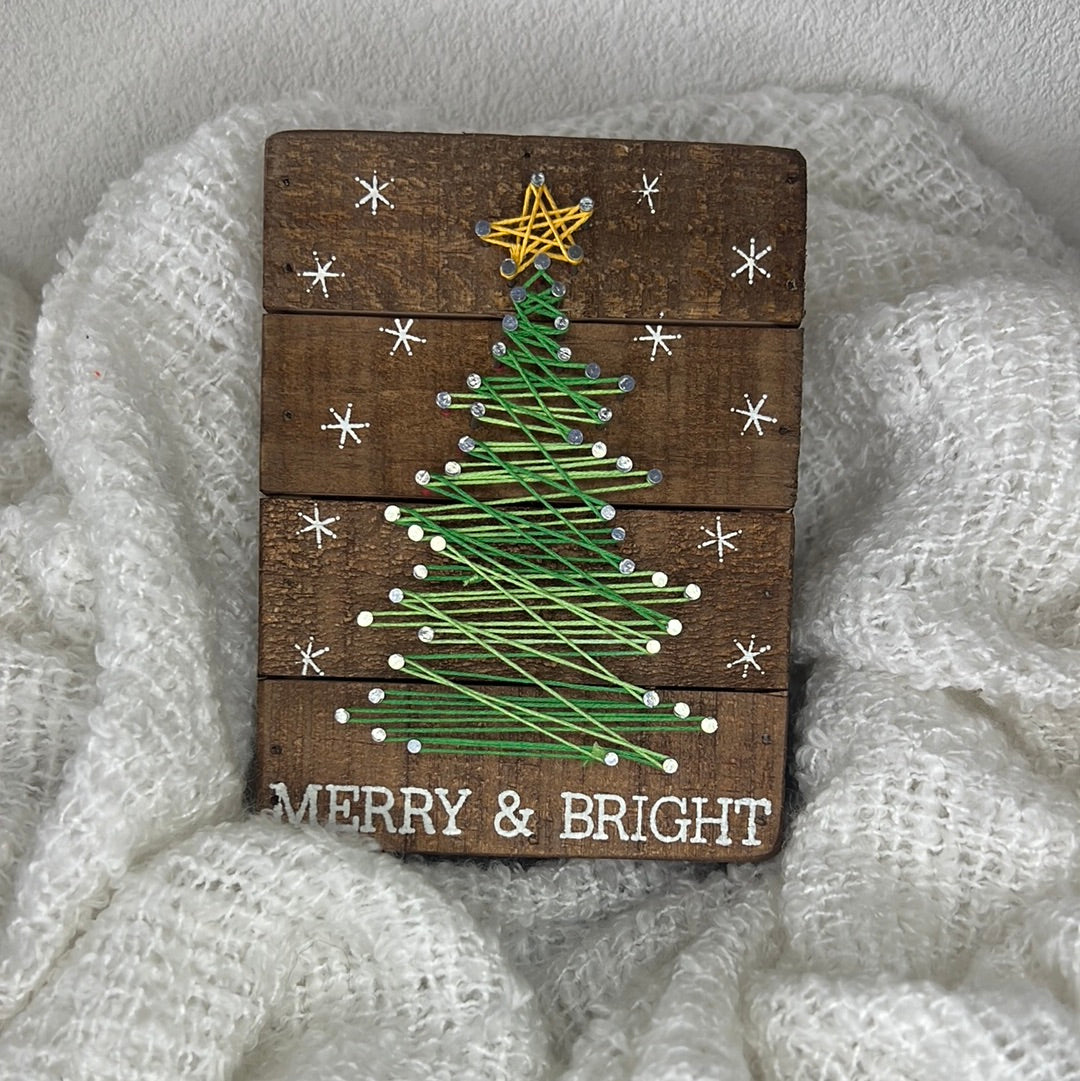 String Art Sign - Merry & Bright