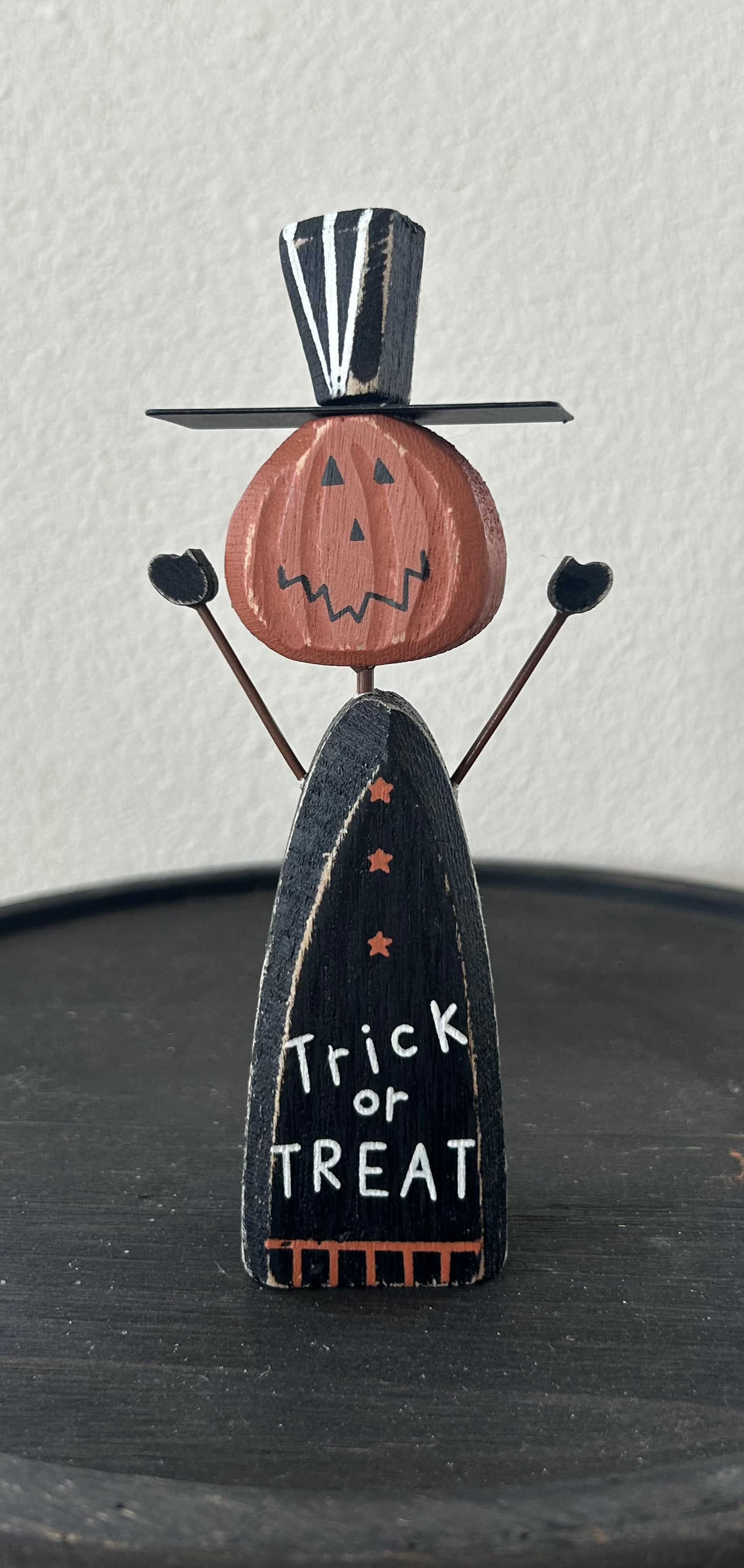Trick or Treat Jack-o-Lantern Sitter