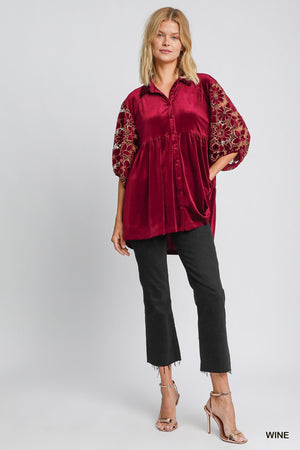 Umgee Burgundy Blooms Velvet Top